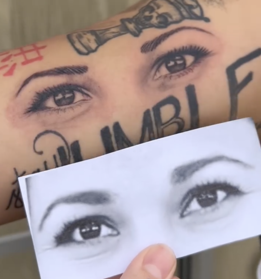 Realistic tiger eyes